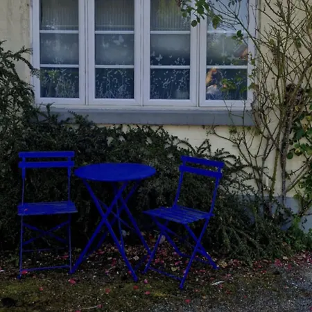 Med Egen Indgang Og Bad 게스트하우스 *